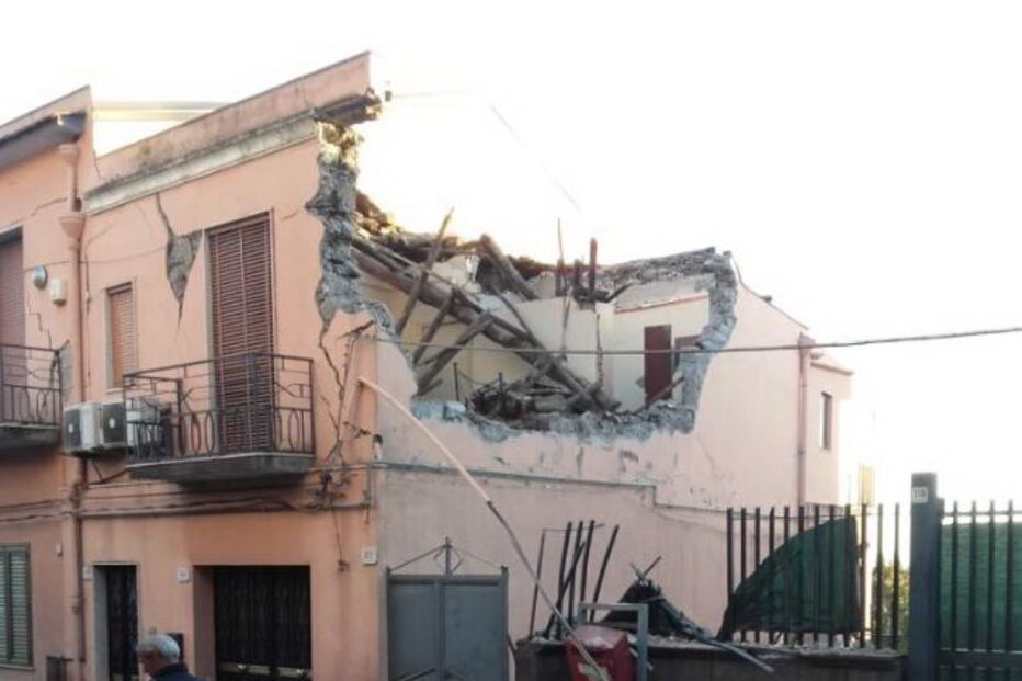 Terramoto de 4,8 de magnitude abala Sicília em Itália e faz 10 feridos