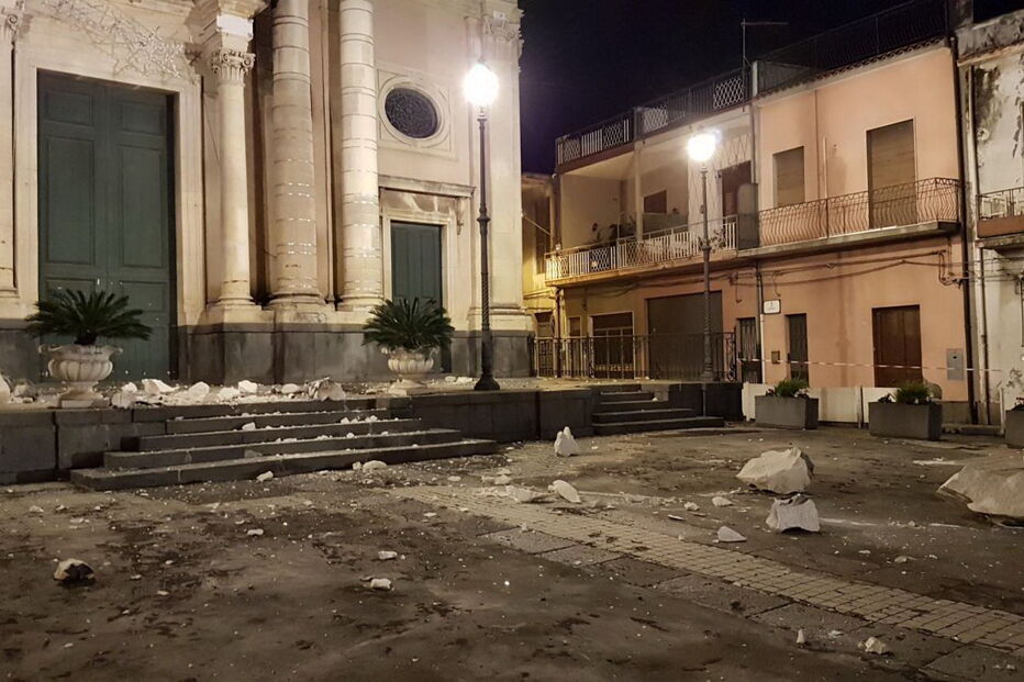 As imagens da destruição provocada pelo terramoto que abalou Sicília em Itália