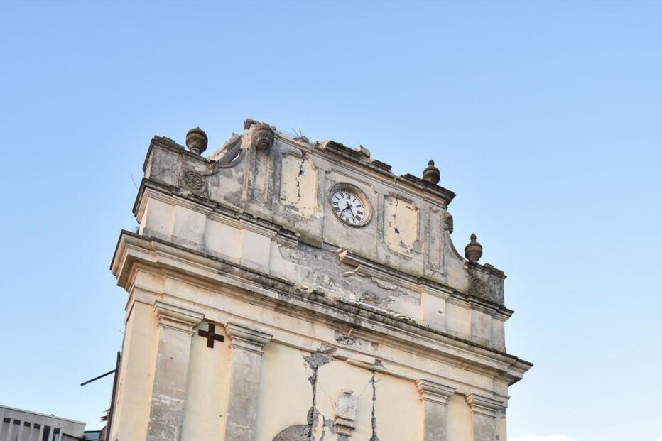 As imagens da destruição provocada pelo terramoto que abalou Sicília em Itália