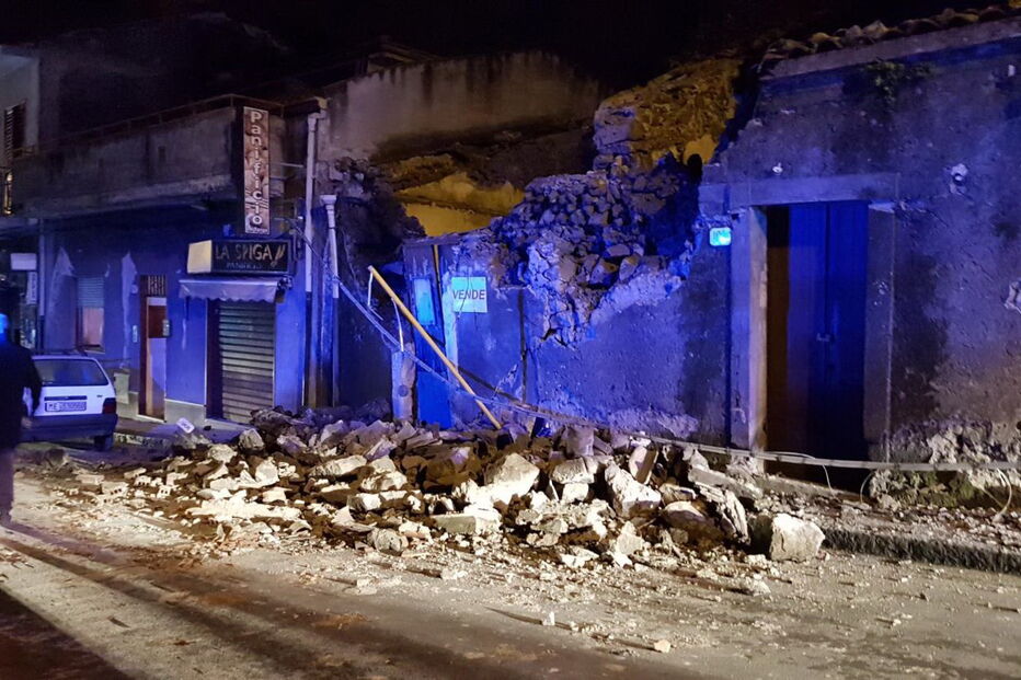 As imagens da destruição provocada pelo terramoto que abalou Sicília em Itália