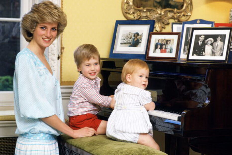 Diana com os filhos William e Harry