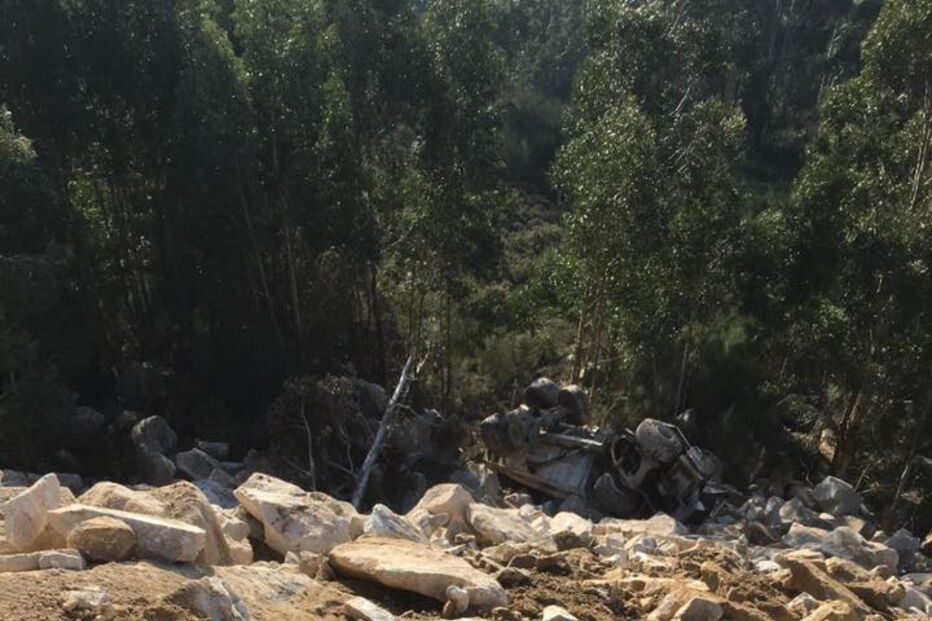Homem morre em deslizamento de terras em pedreira em Cinfães