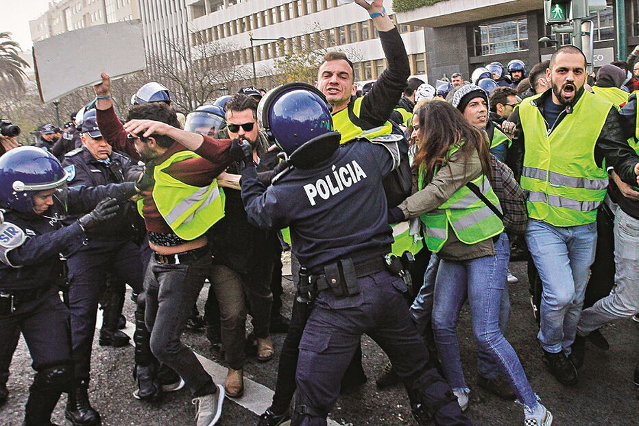 Organizadores do protesto de 21 de janeiro preparam, através das redes sociais, novas manifestações para janeiro 