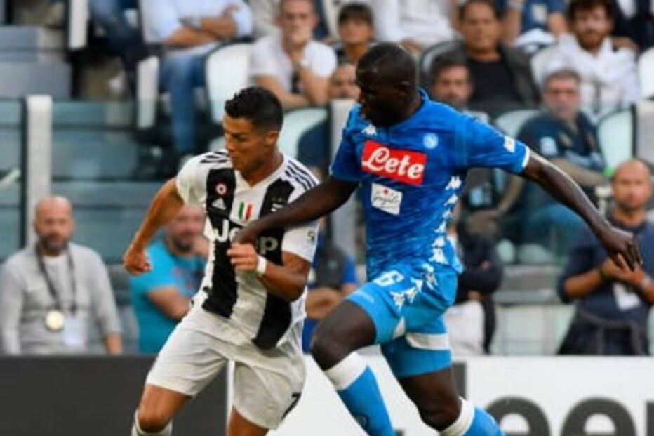 Cristiano Ronaldo ao lado de Koulibaly