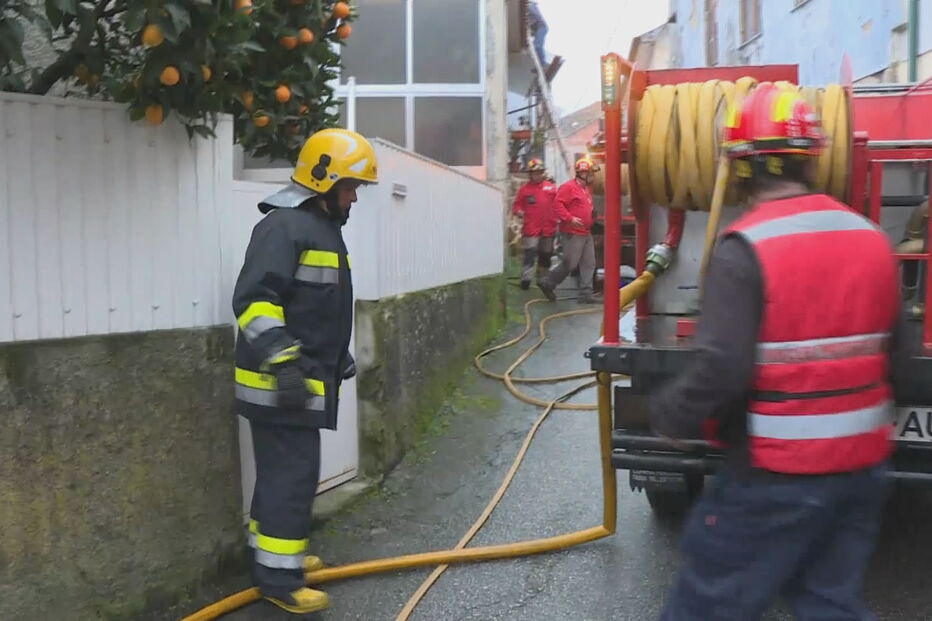 Quatro casas afetadas por incêndio em Viseu