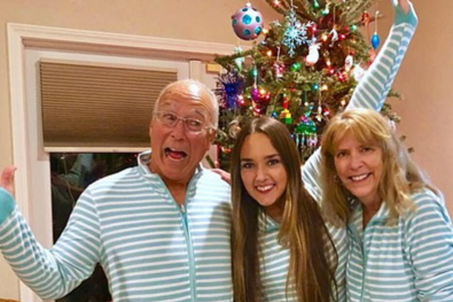 Pai compra seis bilhetes para passar Natal com filha assistente de bordo