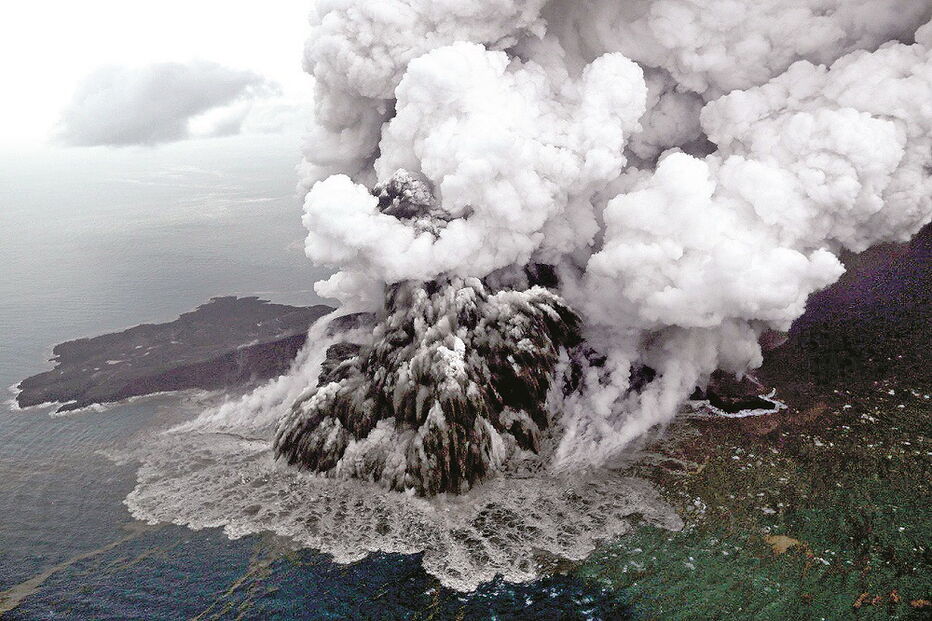 A atividade continuada do vulcão Anak Krakatoa torna muito provável um novo tsunami como o do passado sábado 
