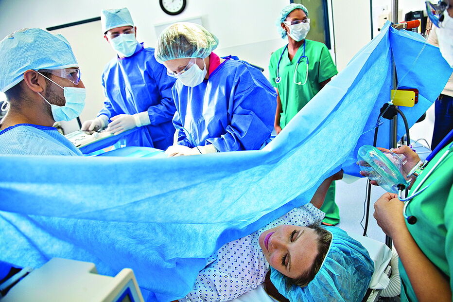 Para dia 1 de janeiro a Maternidade Alfredo da Costa (MAC) vai precisar de médicos anestesistas para fazer duas escalas de 12 horas 