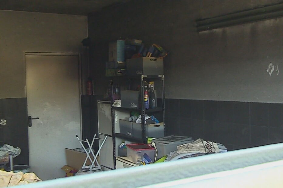 Incêndio em habitação deixa moradores desalojados em Vila Nova de Gaia 