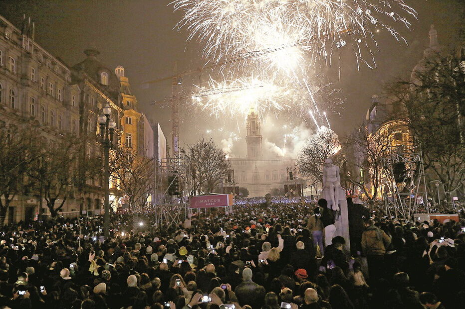 A avenida dos Aliados é o centro nevrálgico da festa de Passagem de Ano na Invicta