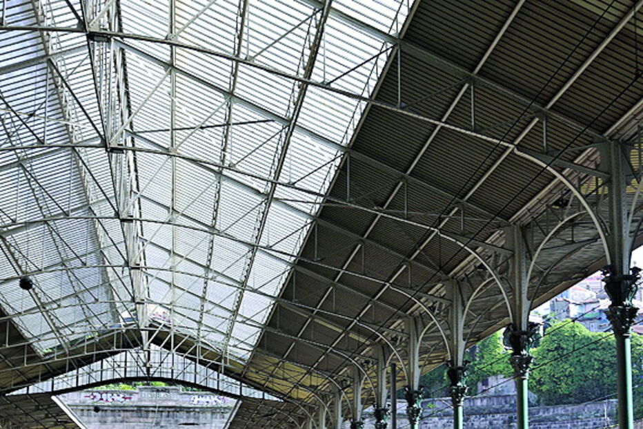 Circulação de comboios reforçada 