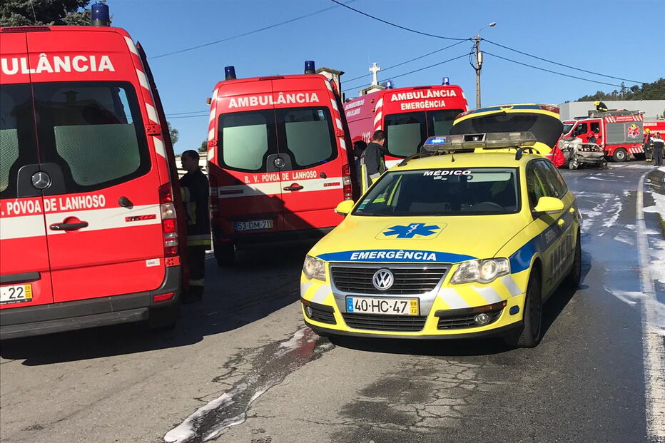 Colisão entre dois carros faz oito feridos na Póvoa de Lanhoso