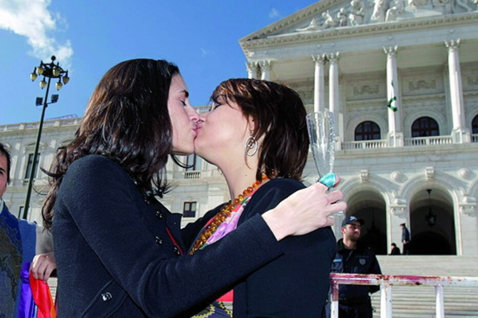 Mulheres têm-se casado mais