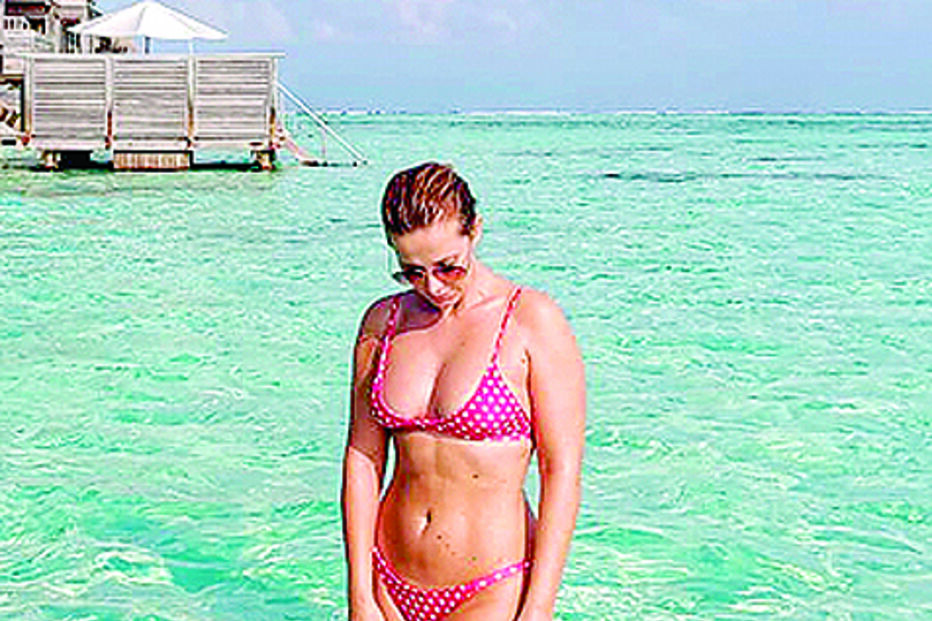 Aos 41 anos, Cristina Ferreira partilhou uma imagem em biquíni em que revela estar em forma. A apresentadora está a descansar nas Maldivas