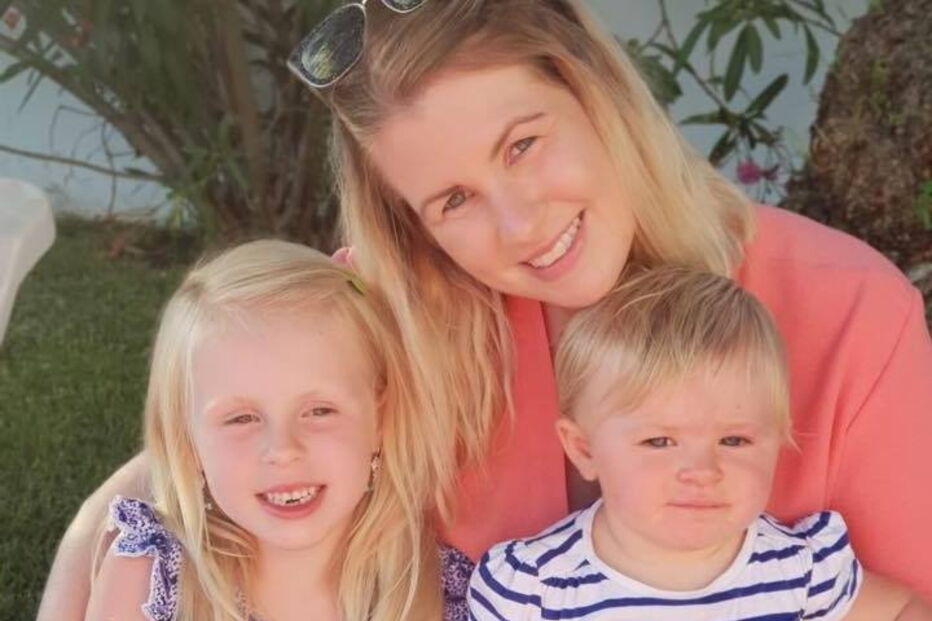 Lisa Wells e as filhas