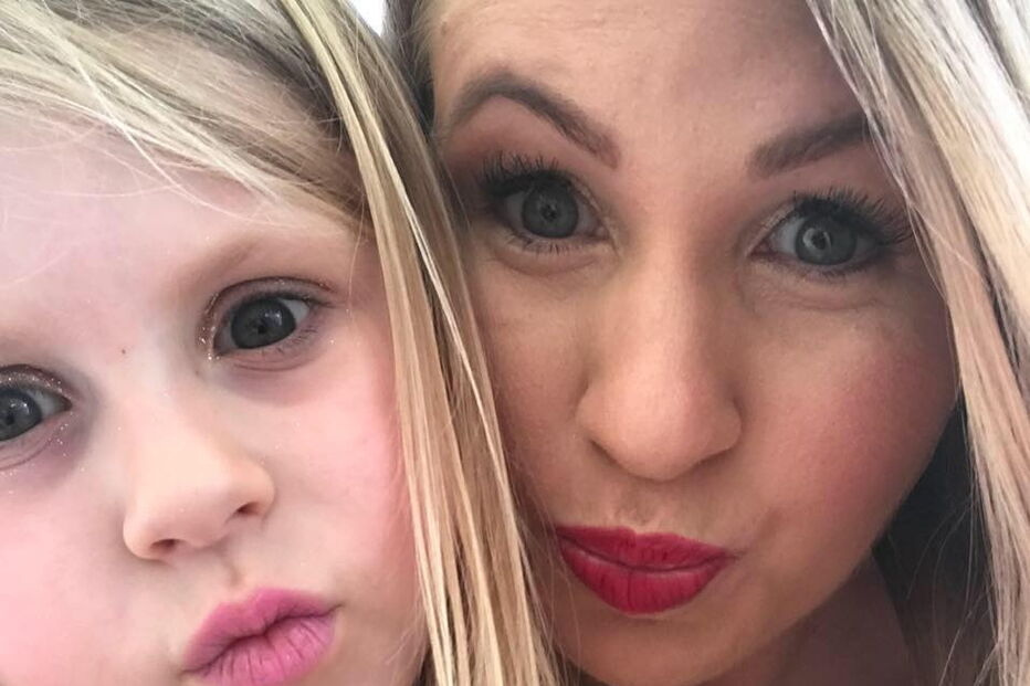 Lisa Wells e a filha de seis anos