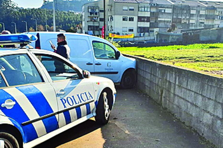 Despiste com a carrinha municipal