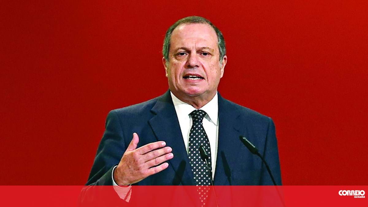 Presidente do PS considera que dissolução do parlamento reforçou clima de incerteza