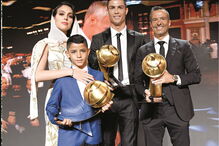 Ronaldo com Gio, Cristianinho e Jorge Mendes na gala dos Globe Soccer Awards