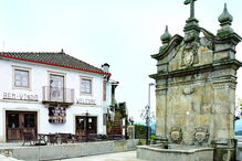Centro da vila tem também muitos locais que não devem ficar esquecidos
