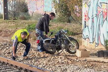 Motociclista ferido com gravidade após colidir com comboio em Silves
