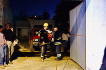 Homem de 44 anos ferido com gravidade quando tentava acender a lareira