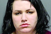 Mulher obcecada invade esquadra para assediar polícia