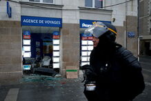 'Coletes amarelos' voltam às ruas de Paris pelo nono fim de semana consecutivo