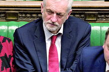 Corbyn quer afastar May e iniciar novas negociações com Bruxelas