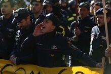 Bombeiros de Lisboa protestam junto ao conselho de ministros