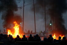 Milhares de “coletes amarelos” manifestam-se em França pelo décimo sábado consecutivo	