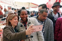 Catarina Martins na feira da Brandoa