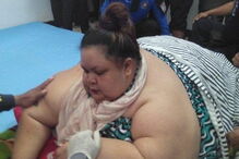 Mulher mais gorda da Indonésia vai necessitar de uma empilhadora para ser transportada