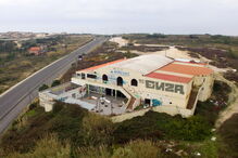 Discotecas dos anos 80 abandonadas na região Centro apenas sobrevivem na memória