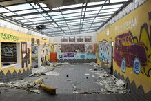 Discotecas dos anos 80 abandonadas na região Centro apenas sobrevivem na memória