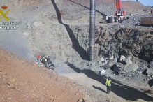 Equipas escavam túnel para tentar chegar o Julen, caído num poço de Málaga