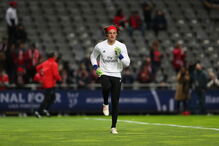 Guarda-redes entram para aquecimento no Estádio de Braga