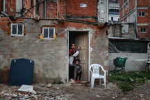 Moradores do Bairro do Jamaica, no Seixal, esperam por realojamento há muitos anos