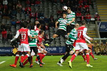 Coates marca de cabeça golo do Sporting ao Braga