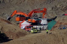 Mineiros despedem-se e descem até Julen