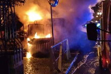 Ecopontos e veículo incendiados em ato de vandalismo na Amadora