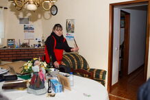 Sónia Ribeiro mostra ao CM o estado em que ficou a casa dos pais após ter sido assaltada na tarde de quinta-feira 