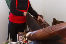 Sónia Ribeiro mostra ao CM o estado em que ficou a casa dos pais após ter sido assaltada na tarde de quinta-feira 