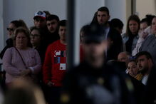 Pais choram a morte de Julen em noite de velório