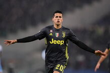 João Cancelo celebra golo que marcou pela Juventus à Lazio