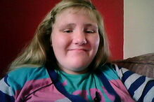 Pedófila de 18 anos abusava de meninas e enviava fotos destas a homem