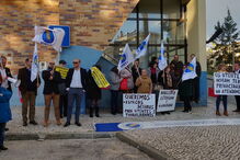 Falta de condições na conservatória leva utentes a manifestarem-se em Lagos