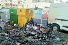 Fogo atinge carrinha em Agualva 