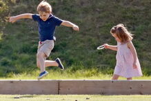 Príncipe George e a irmã, Charlotte