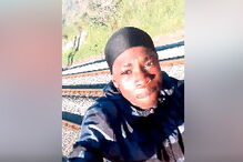 Vídeo mostra jovem a ser transportado no exterior de comboio da CP na linha de Sintra